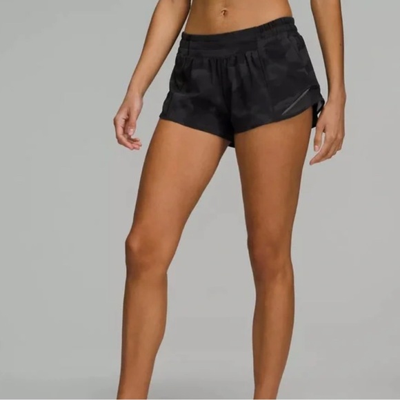 Lululemon Hotty Hot Camo Shorts Size 14 Tall - Picture 3 of 5